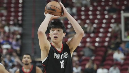 杨瀚森伤势曝光！背靠背打灰熊全球瞩目！结果还得打亚洲杯