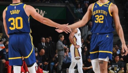 v体育官方app下载-【现场】关键卡位战落败 勇士球迷一场体味赛季百态